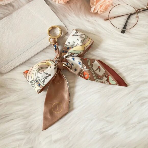 Elegant Clockwork Bow Handbag Charm Keychain - Twilly Style Silk Bag Accessory - Picture 3 of 4